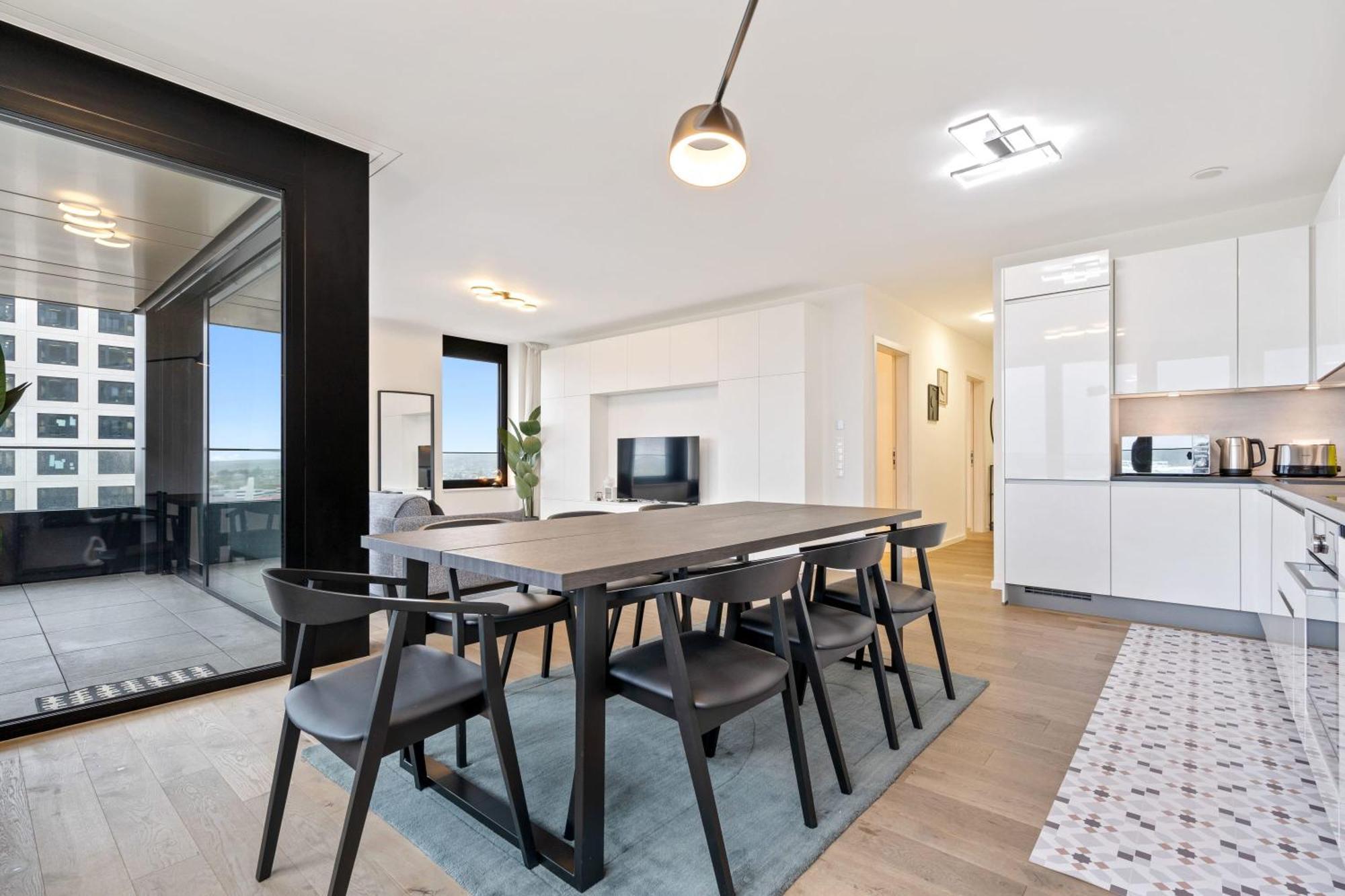Modern 2BR Apartment with Pool & City Views ルクセンブルク エクステリア 写真