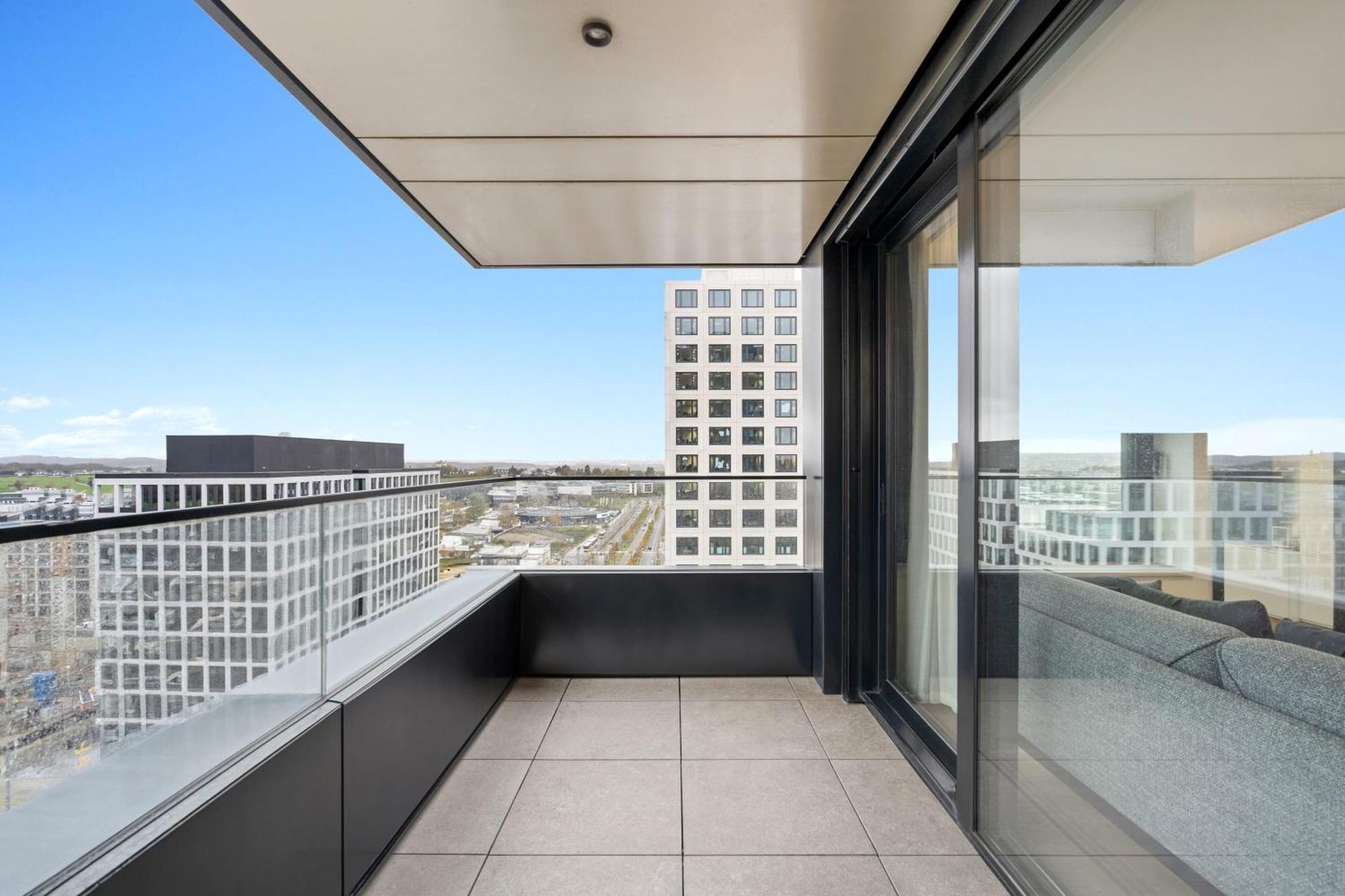 Modern 2BR Apartment with Pool & City Views ルクセンブルク エクステリア 写真