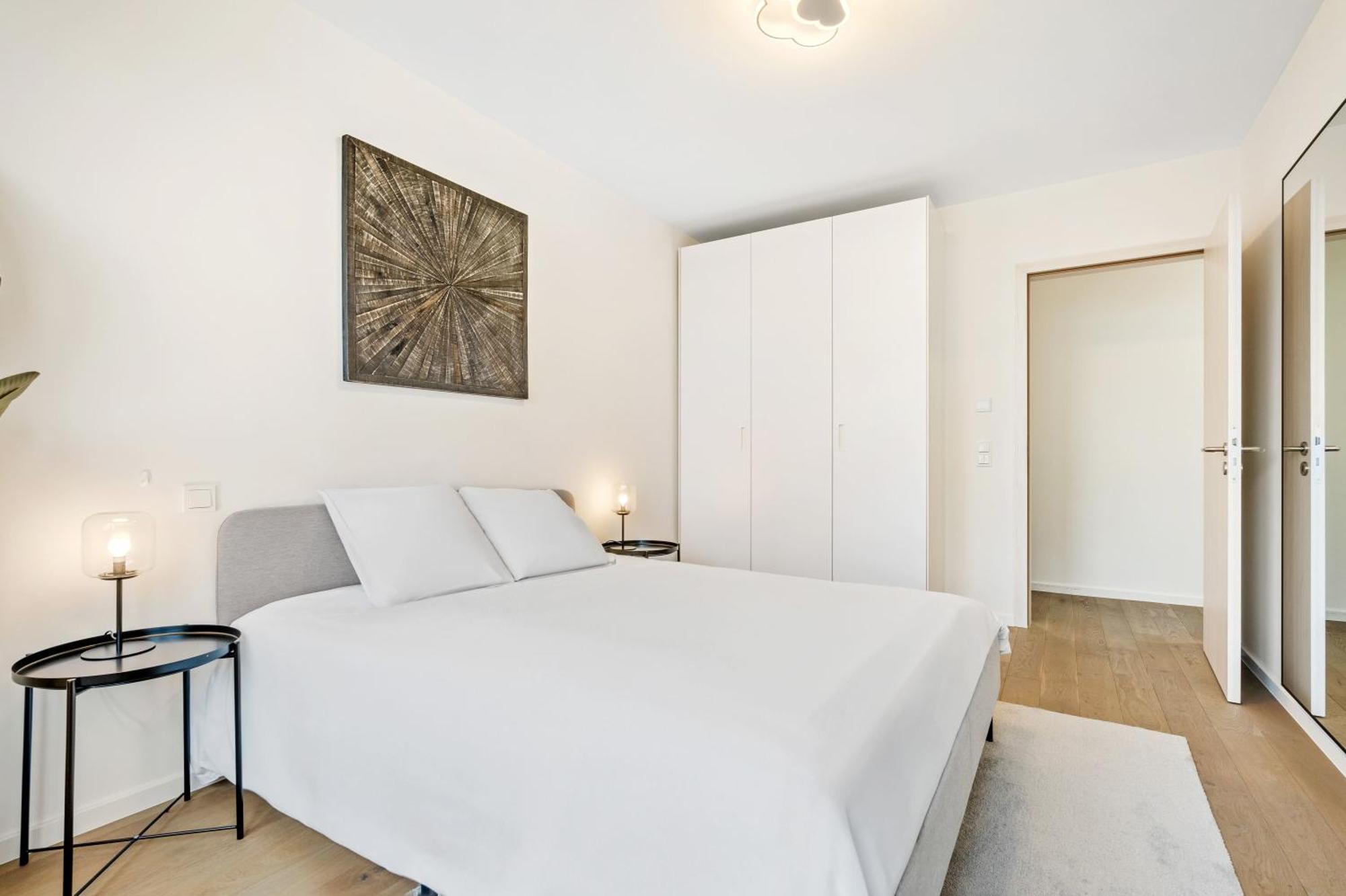 Modern 2BR Apartment with Pool & City Views ルクセンブルク エクステリア 写真